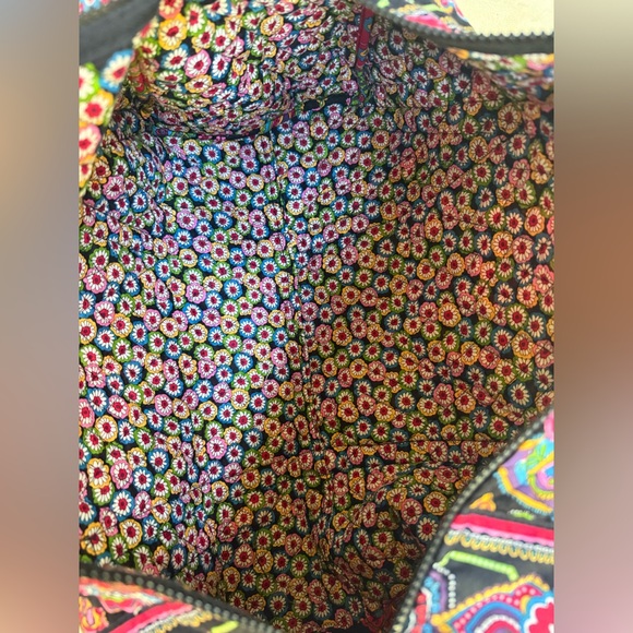 VERA BRADLEY Large Quilted Duffle Bag ‘Symphony In Hue’ Floral Paisley NWOT - Picture 7 of 8